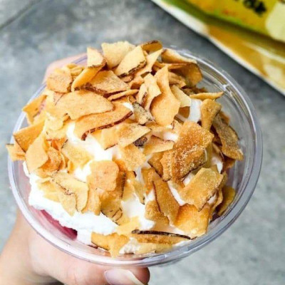 1 bịch mứt dừa HỮ.U N.GH.Ị