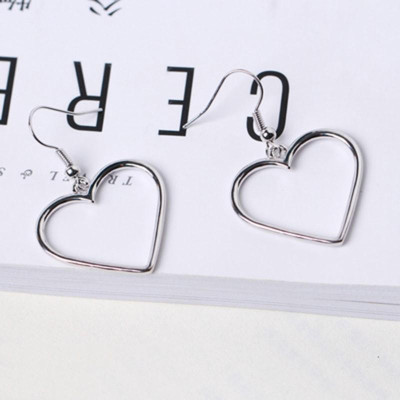 Khuyên Tai Trái Tim Hàn Quốc