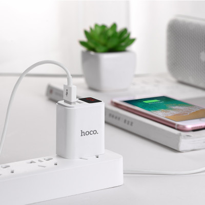 Cục Sạc Cổng Kép USB Có Màn Hình LED Hoco C63 Dòng 2.1A -Hàng Chính Hãng 