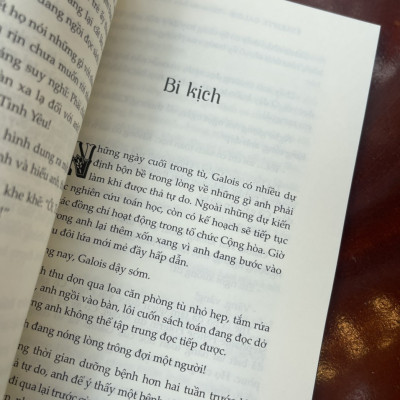 (Bộ 5 cuốn) BỘ SÁCH KỂ CHUYỆN CUỘC ĐỜI CÁC THIÊN TÀI: Andersen, Alfred Nobel, Albert Einstein, Isaac Newton, Évariste Galois – Rasmus Hoài Nam biên soạn – Tân Việt – bìa mềm