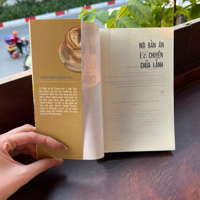 Sách - Nơi Bàn Ăn Kể Chuyện Chữa Lành - Sự Chữa Lành Là Sợi Dây Kết Nối Và Thức Tỉnh Chúng Ta - 2H Books