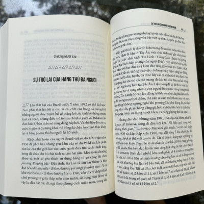 (Football Book Of The Year) ĐẢO NGƯỢC KIM TỰ THÁP – LỊCH SỬ CHIẾN THUẬT BÓNG ĐÁ (Ấn bản 2023 cập nhật trọn vẹn kỷ niệm 15 năm ra mắt)