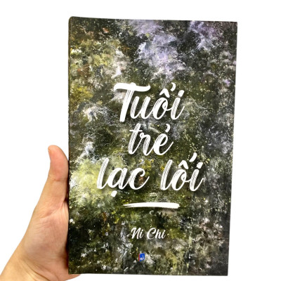 Sách - Tuổi Trẻ Lạc Lối