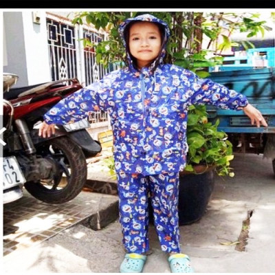 Áo mưa bộ trẻ em từ 3 - 10 tuổi , họa tiết hoạt hình dễ thương ,vải dù cao cấp , siêu bền , chống thấm , có túi đựng  , giao màu ngẫu nhiên