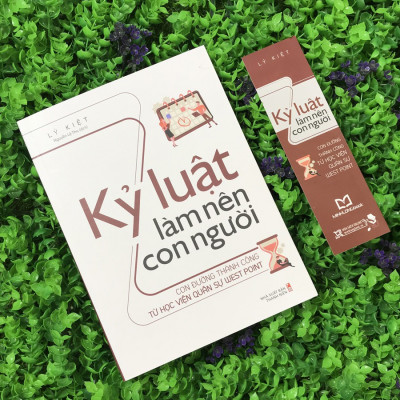 Sách: Combo Tư Duy Đổi Mới: Thay Đổi Một Suy Nghĩ Thay Đổi Cả Cuộc Đời + Kỷ Luật Làm Nên Con Người