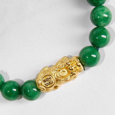 Vòng tay đá cẩm thạch sơn thủy charm tỳ hưu bọc vàng 24k Ngọc Quý Gemstones