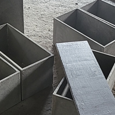 Chậu trồng cây cảnh, cây ban công đá tự nhiên mộc mạc, hình chữ nhật, màu xám bền đẹp KT D40xR20xC20cm, Chậu trồng cây treo tường, Chậu hoa đá ong xám, chậu trồng cây đá tự nhiên