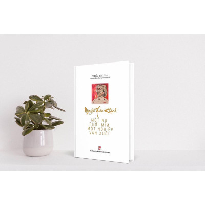 Sách - Nguyễn Xuân Khánh - Một Nụ Cười Mỉm, Một Nghiệp Văn Xuôi - NXB Phụ Nữ