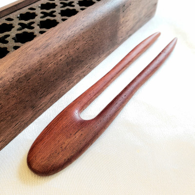 TRÂM CÀI TÓC GỖ TRUYỀN THỐNG (HAI QUE)