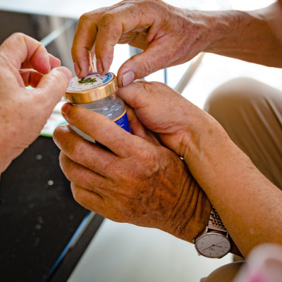 Yến Loan - Yến hũ 7g yến chưng sẵn với Cỏ ngọt không chất bảo quản rất tốt cho người già giúp phục hồi sức khỏe