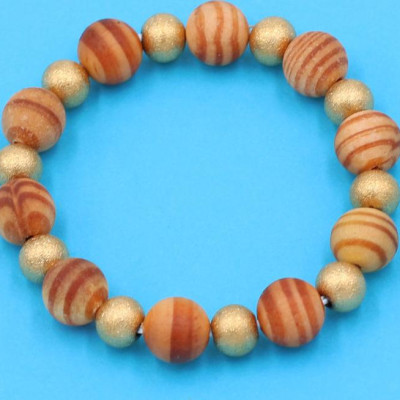 Chuỗi đeo tay gỗ Huyết rồng 10 ly GHRHVT1