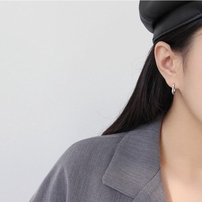 Khuyên tai bạc 925 chữ u xinh xắn dễ thương Dế Bạc – K5431