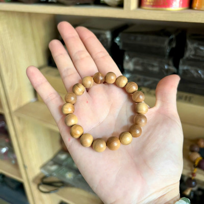 Vòng gỗ cao cấp Đàn Hương size 10ly thượng hạng thơm ngọt như nước hoa phong thuỷ sức khoẻ may mắn