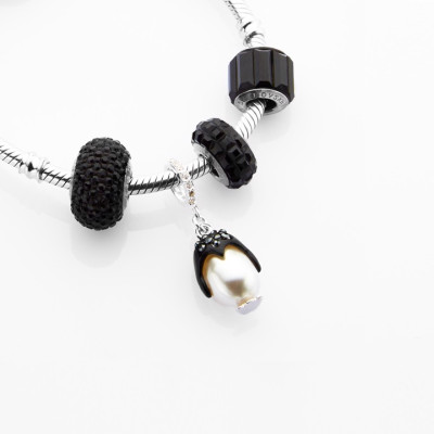 BeCharm Pha Lê Swarovski Màu Đen Đá Cắt