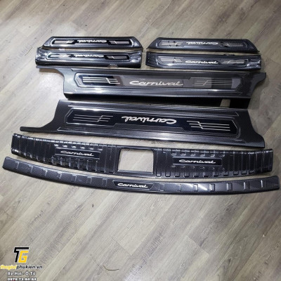 Bộ ỐP CHỐNG TRẦY BẬC CỬA VÀ BẬC CỐP CACBON Kia Carnival