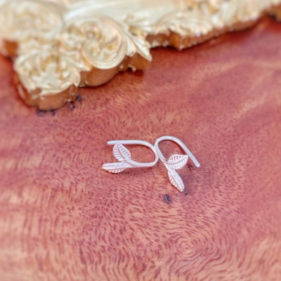 Khuyên tai bạc ý 925 móc 2 lá đặc có gân độc lạ Dế Bạc - K5247-3