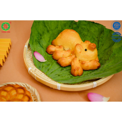 BÁNH TRUNG THU BẦY HEO 5 CON NHÂN DỪA 220G - THÀNH LONG - VIỆT NAM