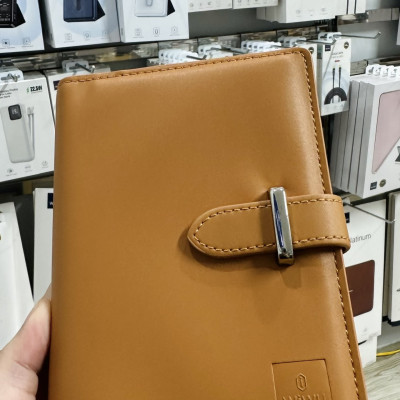 Ví da Wiwu Ambassdor Passport Wallet để thẻ, giấy tờ, vé máy bay có nhiều ngăn và trang bị thêm dây đai chắc chắn - Hàng chính hãng