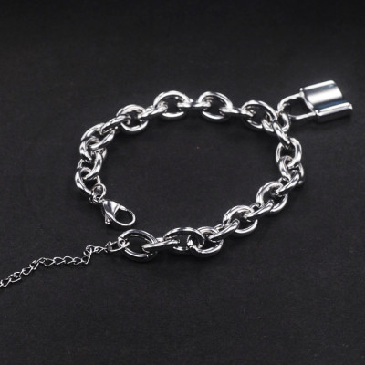 Lắc tay xích bản đại vòng khoá hot trend giới trẻ