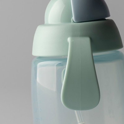 Bình tập uống nước có ống hút bi trọng lực chống tràn, chống sặc Tommee Tippee Trainer Straw, 240ml, cho bé từ 6 tháng– Xanh