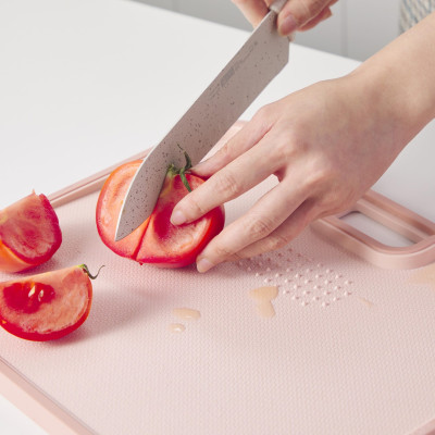 Thớt Chống Trượt Cao Cấp YOKO Chất Liệu Nhựa Nguyên Sinh An Toàn Cho Sức Khỏe - Hàng chính hãng ( Tặng kèm khăn lau tay PaKaSa) - Giao màu ngẫu nhiên