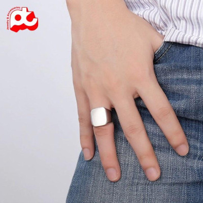 Nhẫn titan thép không gỉ nam titan cao cấp rẻ đẹp mặt trơn vuông to trangsucpt màu trắng PTNNA23