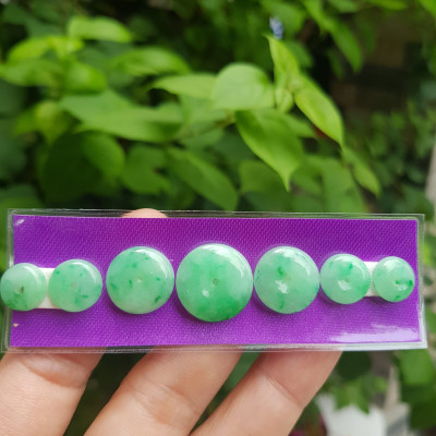 Bộ Trang Sức Lắc Tay Gồm Dãy 7 Đồng Tiền Xanh lớn nhỏ đều quá đẹp  Chất liệu đá cẩm thạch tự nhiên mệnh mộc hỏa thủy  Nữ bọc vàng làm lắc tay đeo rất đẹp tuyệt vời ạ