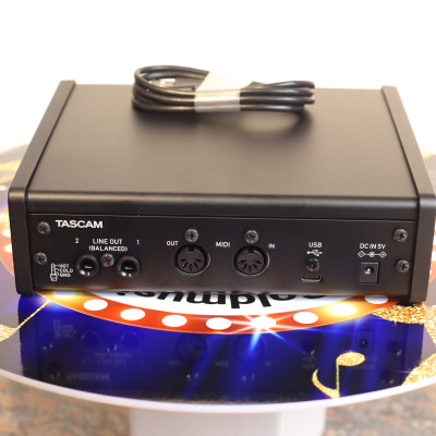 Soundcard Tascam US 2x2 HR - card âm thanh chất lượng cao - Hàng chính hãng