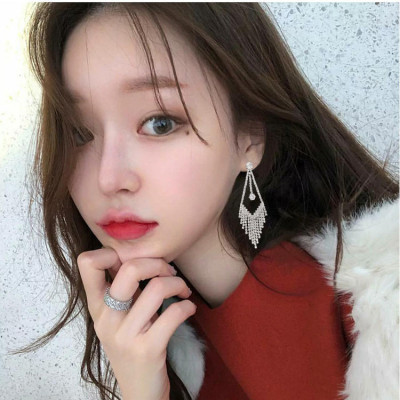 Bông tai hot girl sang chảnh đính đá bản to ấn tượng