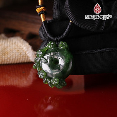 Mặt dây chuyền đồng điếu ngọc bích khắc hoa 33x39x6mm mệnh mộc, mệnh hỏa - Ngọc Quý Gemstones