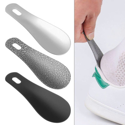 COMBO 2 Muỗng Xỏ Giày 001 Đón Gót Giày Cho Mọi Tư Thế Cho Giày Nam & Nữ Dụng Cụ Mang Giày/ Móc Chìa Khoá Tăng Tuổi Thọ Của Giày - Giao Màu Ngẫu Nhiên