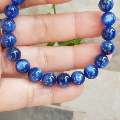 Vòng tay nữ đá  kyanite tự nhiên hay đá Sapphire nước xanh dương Đậm bóng đẹp 8mm đẹp sang tốt sức khỏe , mang lại may mắn, tài lộc nữ mệnh Thủy mệnh Mộc đeo ạ
