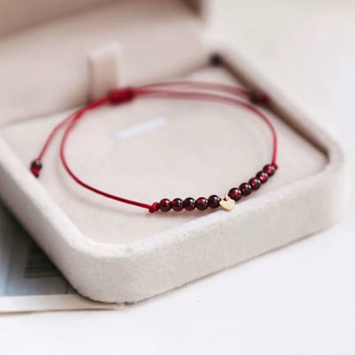 LẮC TAY , VÒNG TAY DÂY CHỈ ĐỎ 10 HẠT THẬP TOÀN THẬP MỸ