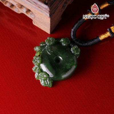 Mặt dây chuyền đồng điếu ngọc bích khắc hoa 33x39x6mm mệnh mộc, mệnh hỏa - Ngọc Quý Gemstones