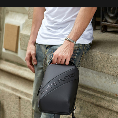 Túi đeo chéo nam cao cấp phong cách châu âu  – BEE GEE DCN9322