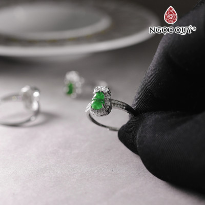 Nhẫn bạc đính hồ lô phỉ thúy luc đế vương type A  5x7mm mệnh hỏa, mộc - Ngọc Quý Gemstones