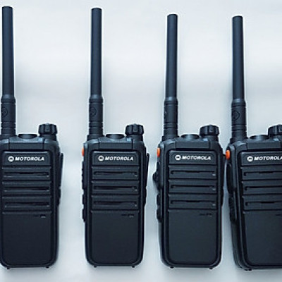 Bộ 4 máy bộ đàm Motorola CP 102(chính hãng)