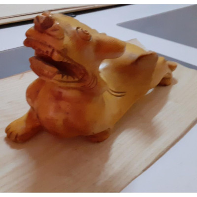 Con kỳ lân bằng gỗ