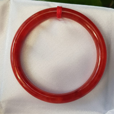 Vòng Cẩm Thạch đỏ đẹp CN 54mm x chột 6,8mm màu đỏ tươi đều bóng đẹp chuẩn hợp nữ mạng hỏa mạng thổ 53kg- 60kg đeo đẹp tay may mắn tốt sức khỏe công việc rực rỡ tài lộc quà tặng ý nghĩa cho Mẹ, mình & người thân ạ