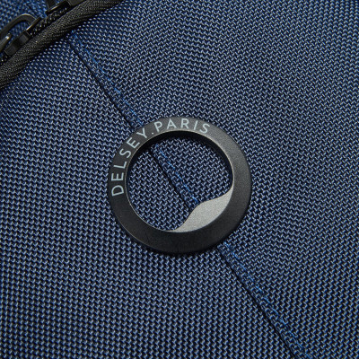 Balo laptop 15.6" Navigator :Ngăn bảo vệ laptop 15.6" và tablet 9.7" Tích hợp cổng sạc USB và một ngăn đặc biệt để chứa pin sạc