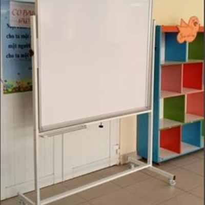 Bảng di động 2 mặt trắng viết bút lông Poly có kẻ ô ly Bavico-1,2x1,2m