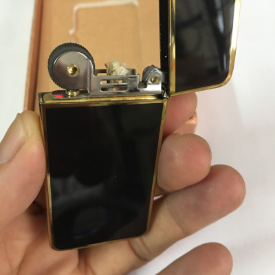 Vỏ Hột Quẹt Bật Lửa Zorro ZC5 Sơn Mài Bóng Viền Vàng Cao Cấp