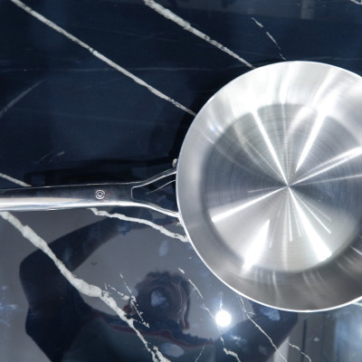 Chảo inox Nguyên khối nông lòng SEKA SK6030, sử dụng cho mọi loại bếp