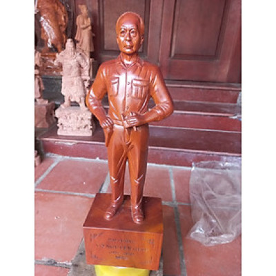 Tượng đại tướng võ nguyên giáp bằng gỗ hương đá kt 40×14×9cm
