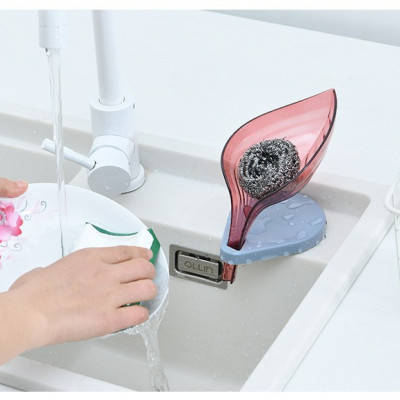 Dụng cụ để xà phồng có đế thiết kế chiếc lá lạ mắt