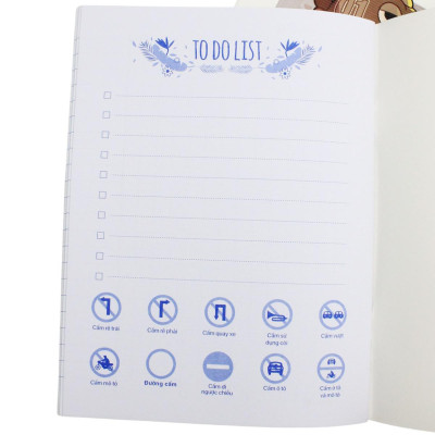 Tập Class Happy Day - 4 Ô Ly Ngang - 96 Trang 58gsm - Hồng Hà 0352 (Mẫu Bìa Giao Ngẫu Nhiên)