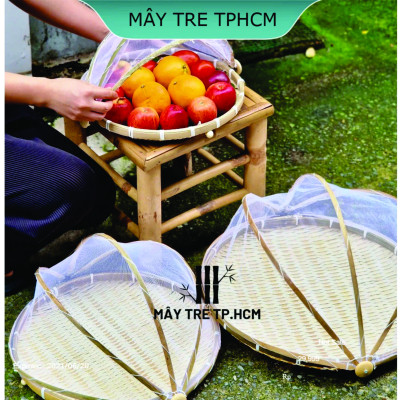 Mẹt tre căng màn, mẹt có mùng che đậy tránh côn trùng, dùng đựng thức ăn trái cây tiện lợi