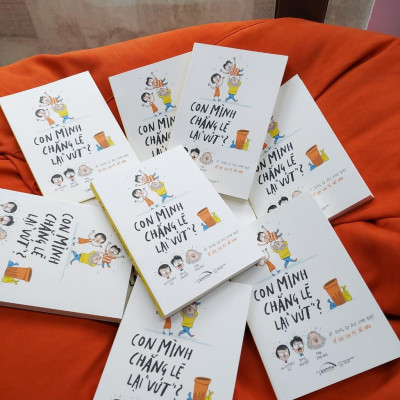 Sách - Con Mình Chẳng Lẽ Vứt