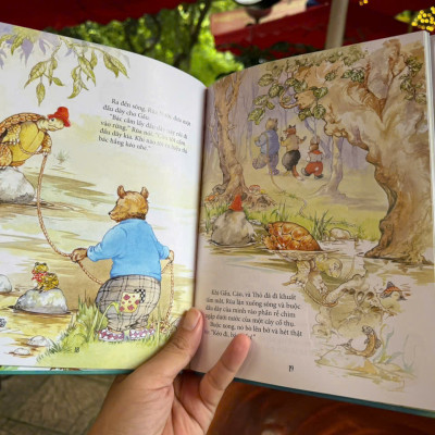 (Combo 2 Cuốn, Bìa Cứng, In Màu) TRUYỆN VỀ CHÚ THỎ MƯU MẸO, GIÓ VỜN TRONG LIỄU - NXB Kim Đồng