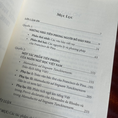 NHỮNG NGƯỜI BỒ ĐÀO NHA TIÊN PHONG TRONG LĨNH VỰC VIỆT NGỮ HỌC (CHO ĐẾN 1650)  (Bìa mềm)  – Roland Jacques – Viện Ngôn ngữ học dịch và hiệu đính - MaiHaBooks